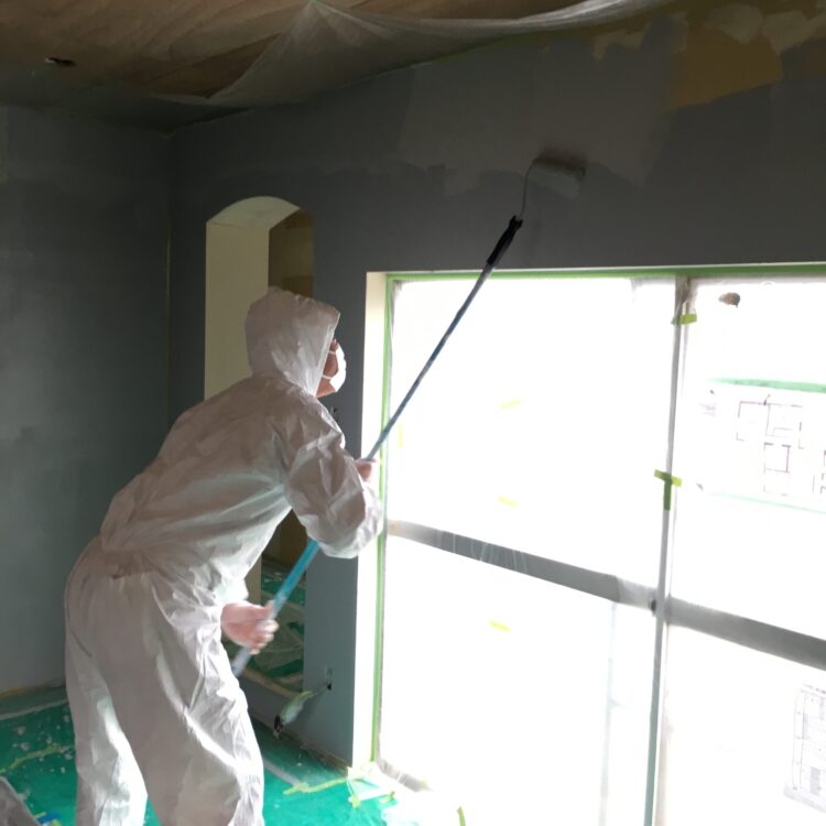 ペイントパーティー もとい 必死のパッチの塗装作業